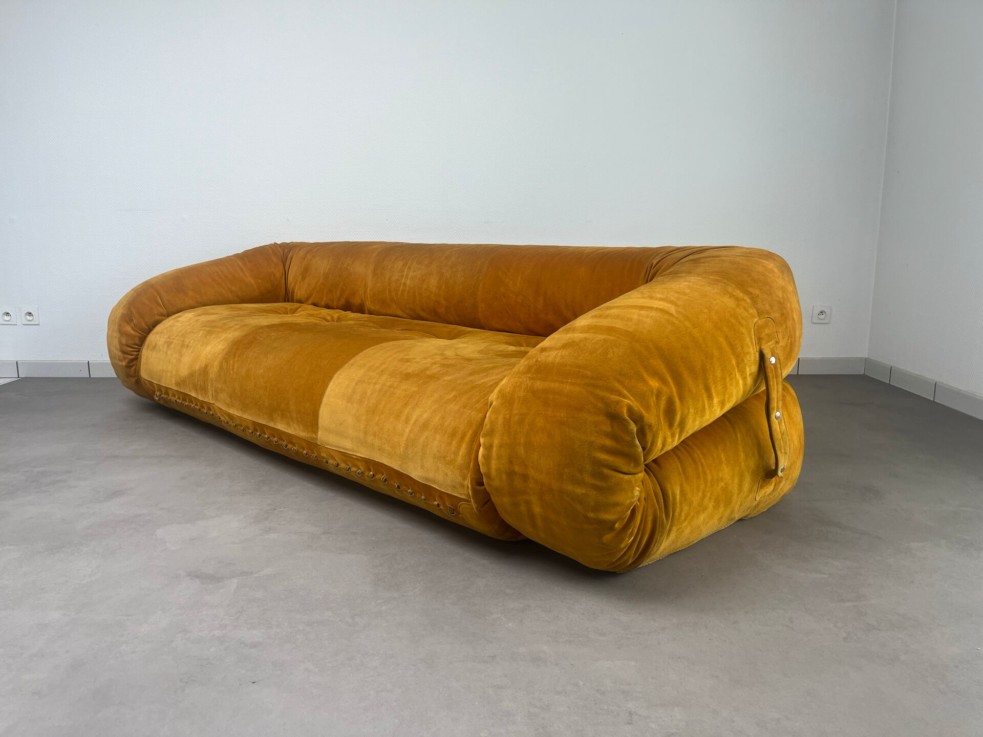Nubuck leather amphibious sofa by Alessandro Becchi for Giovannetti,