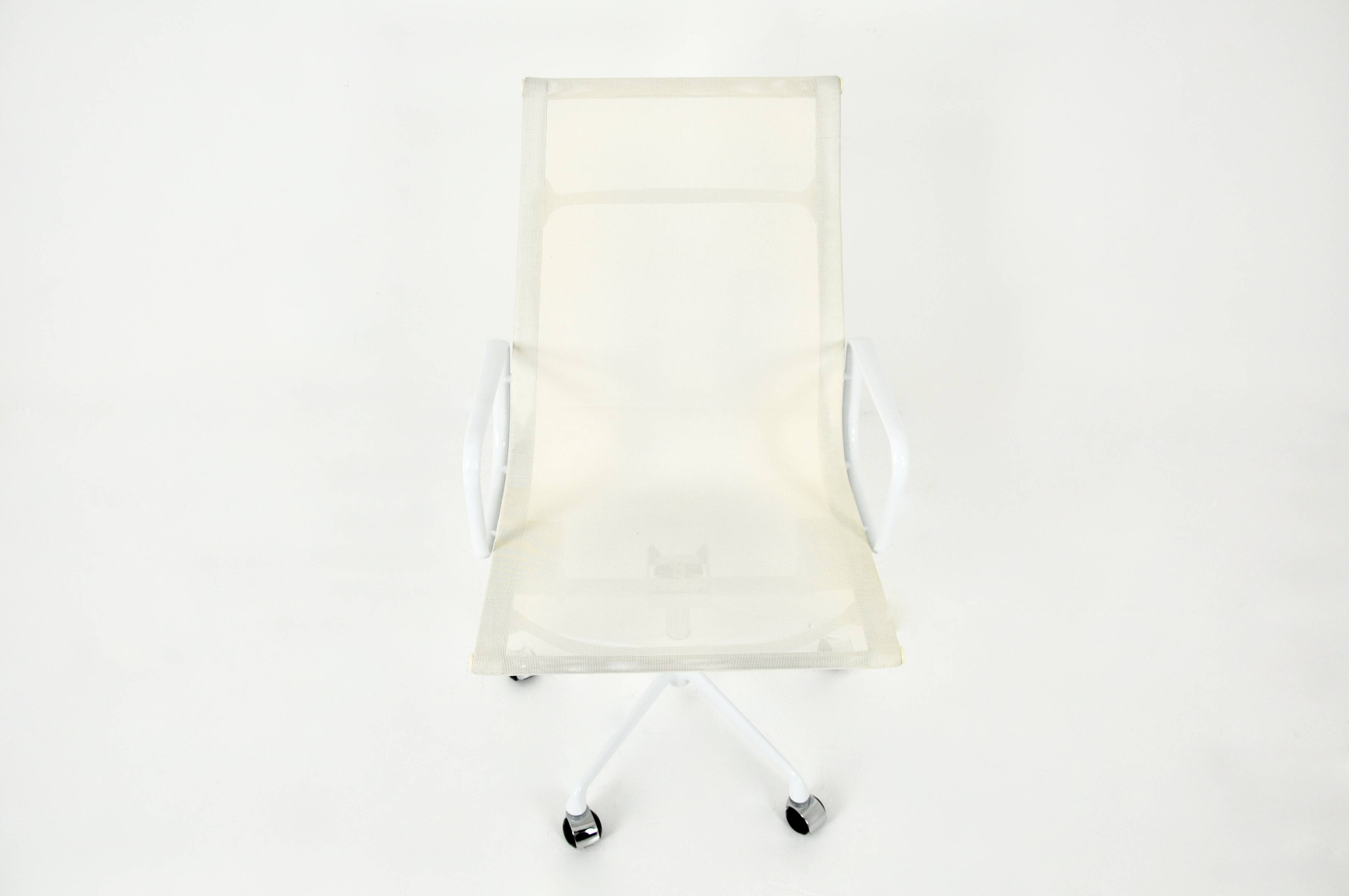 Office chair by Charles & Ray Eames for ICF, 1970