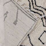 Handmade moroccan berber rug 278 x 150 cm