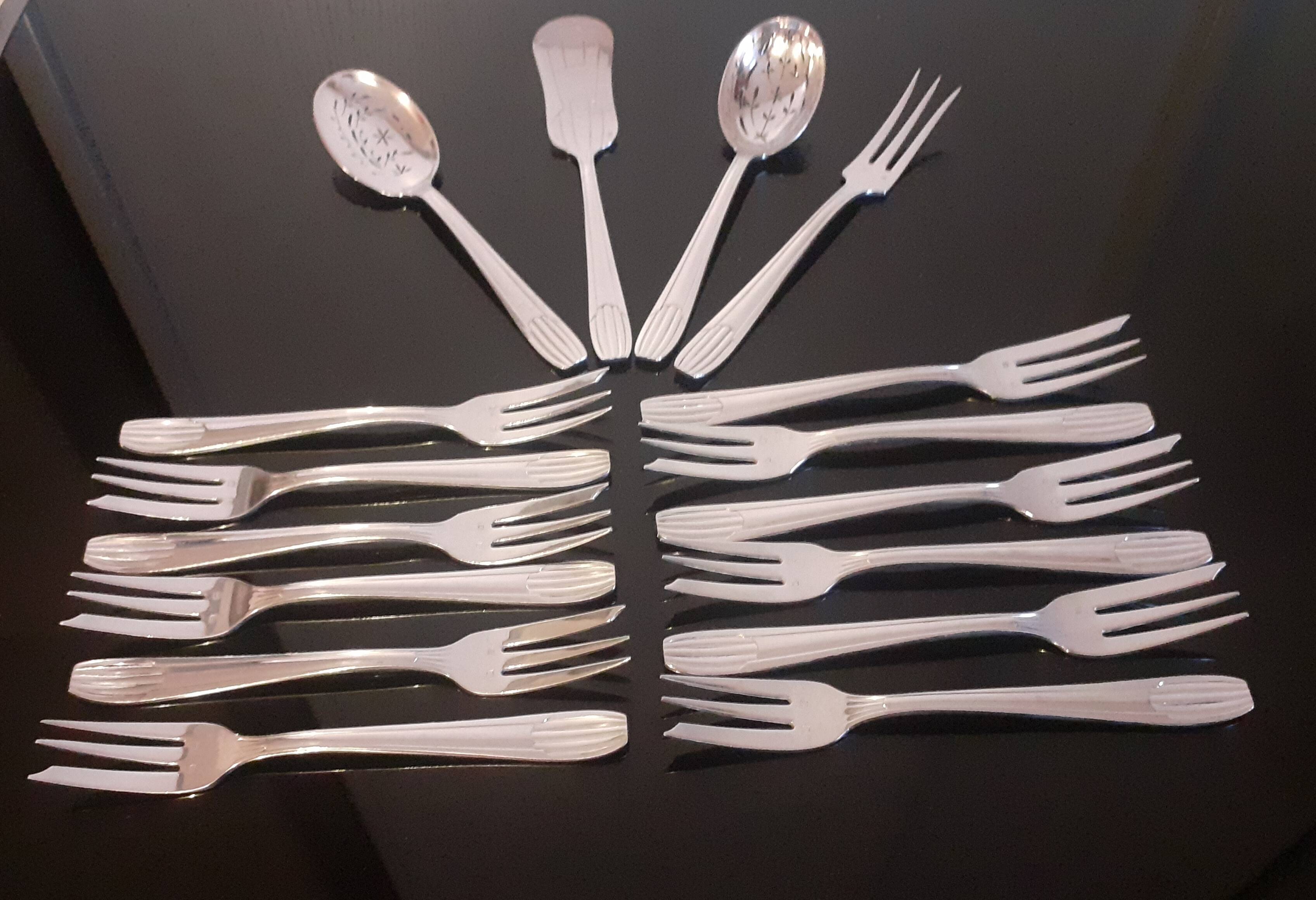 16-Piece Silver Plated Dessert Cutlery Set
