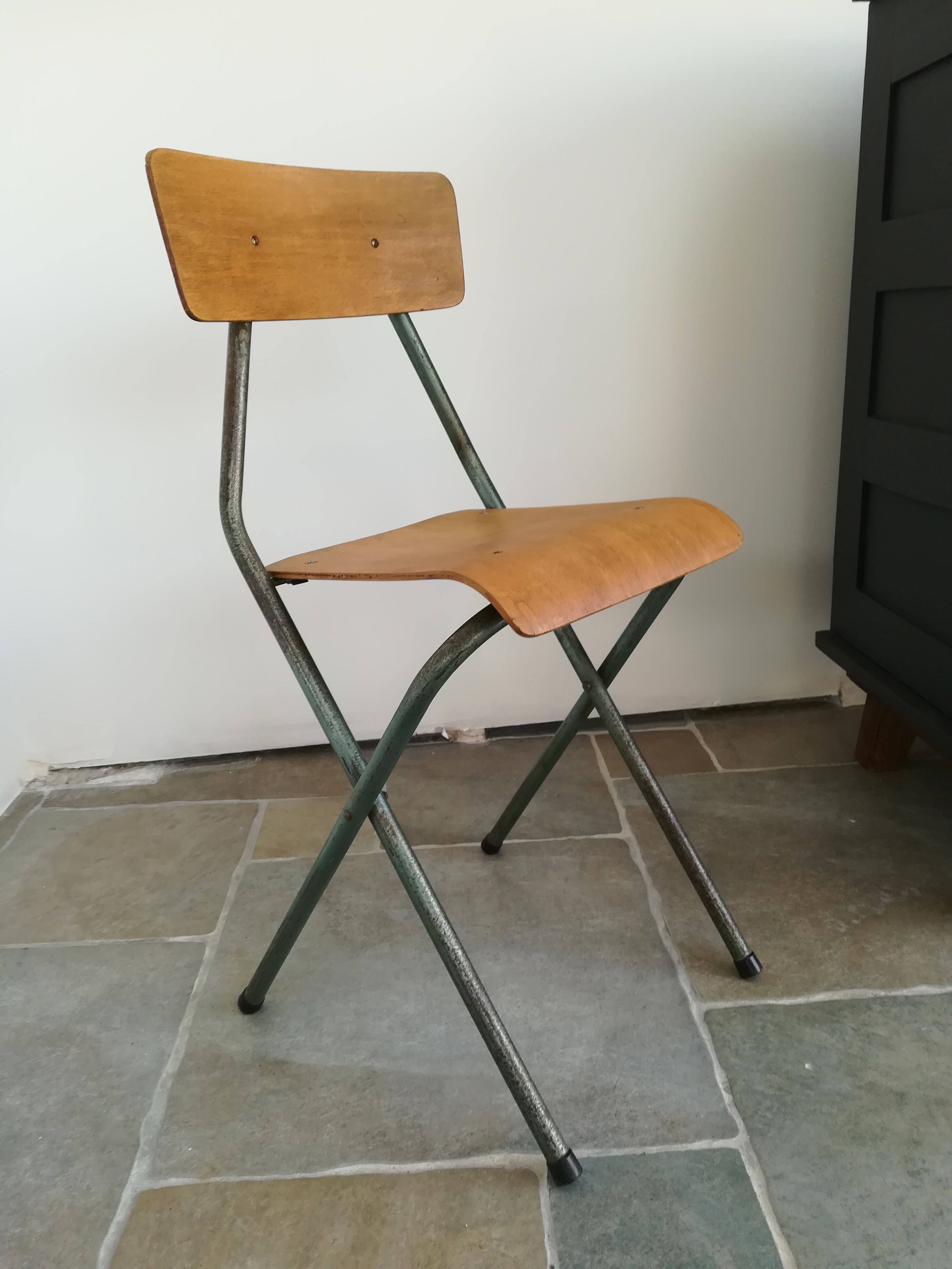 Chaise industrielle enfant