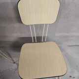Chaises en formica pieds eiffel