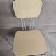 Chaises en formica pieds eiffel