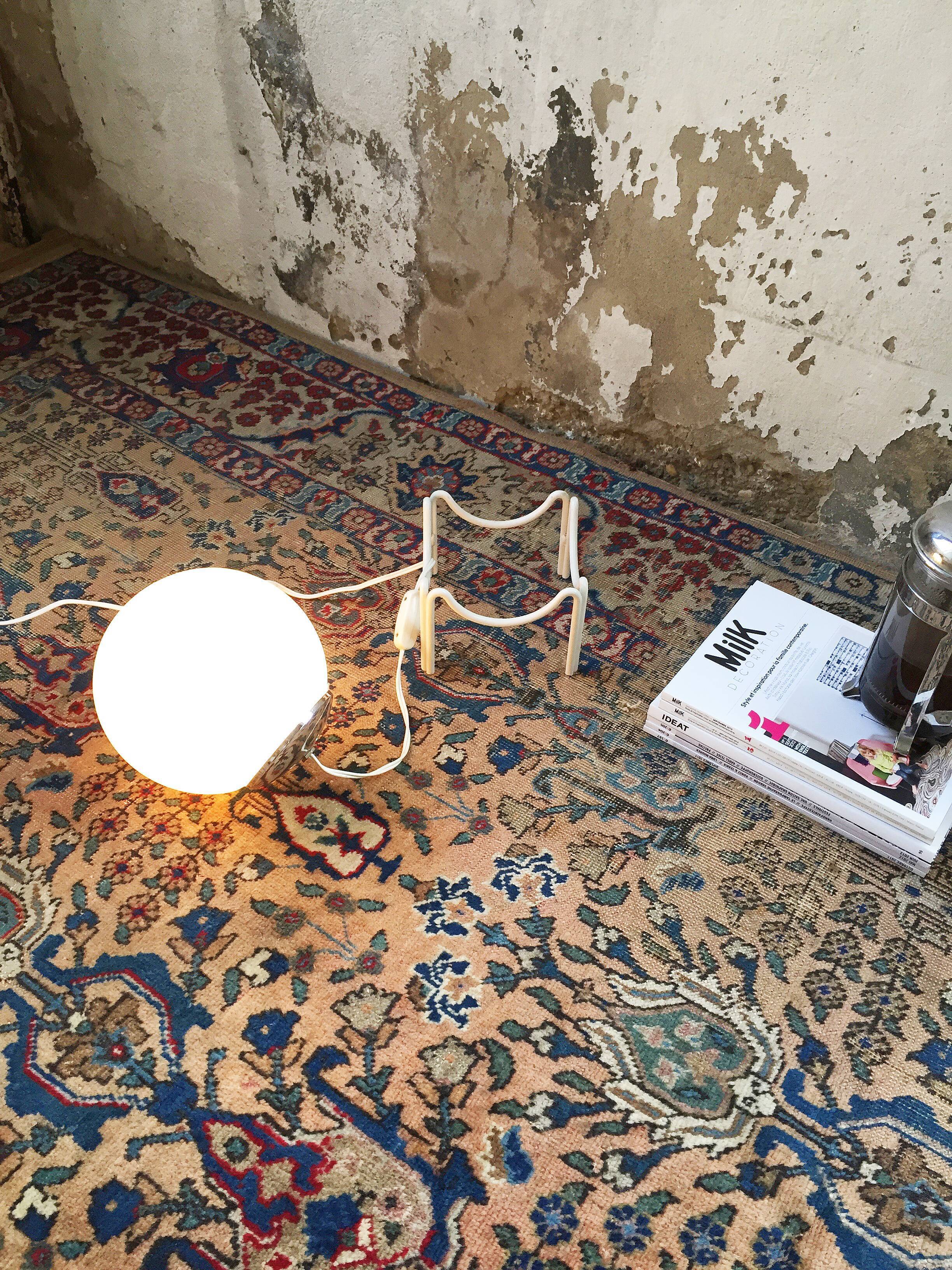 Lamp ball vintage tripod support