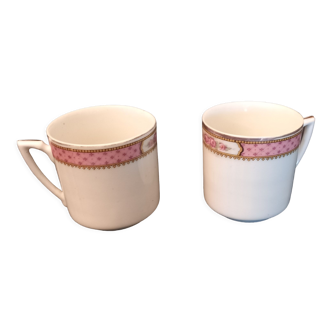 Duo of cups pink motifs