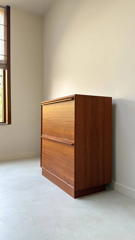 Cabinet danois vintage en teck, 2 portes