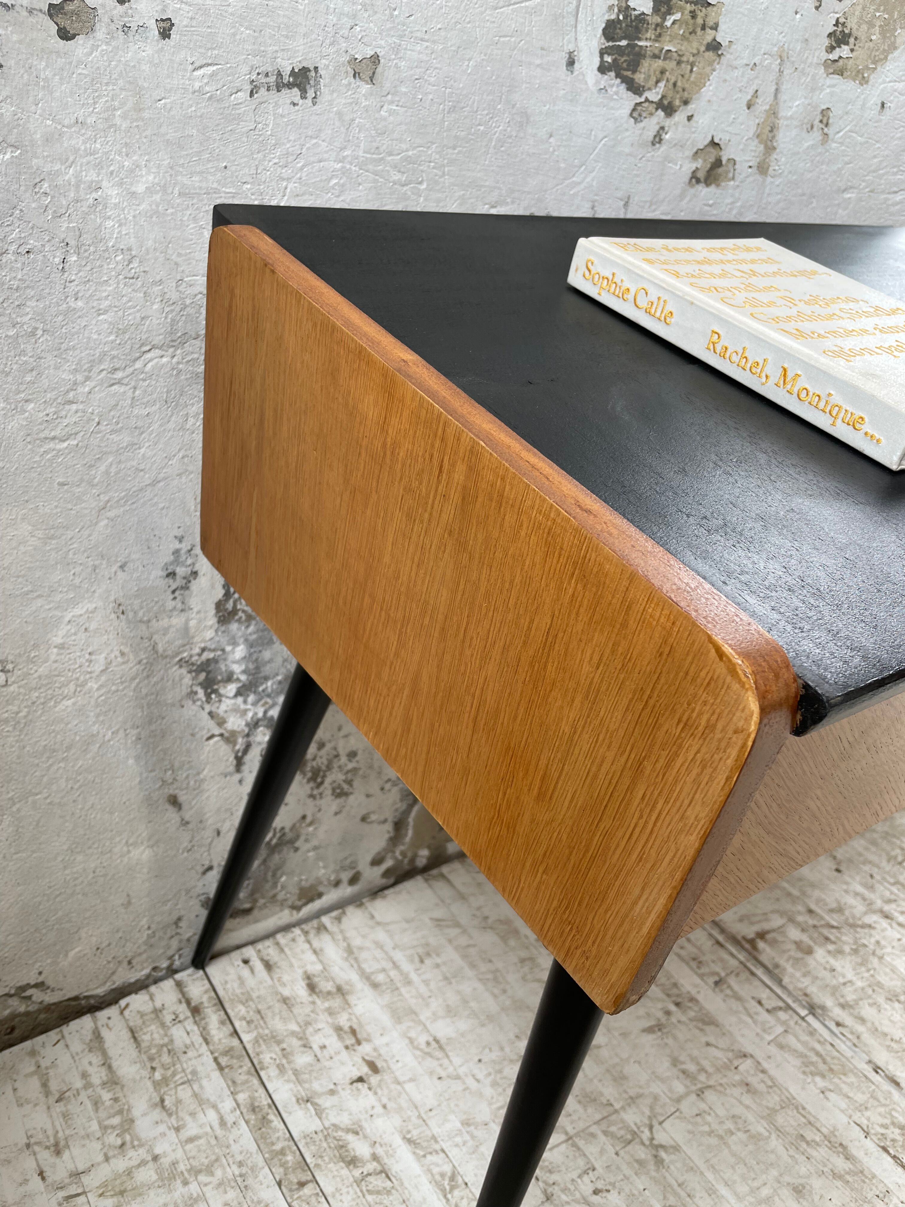 Console desktop feet compass 60s