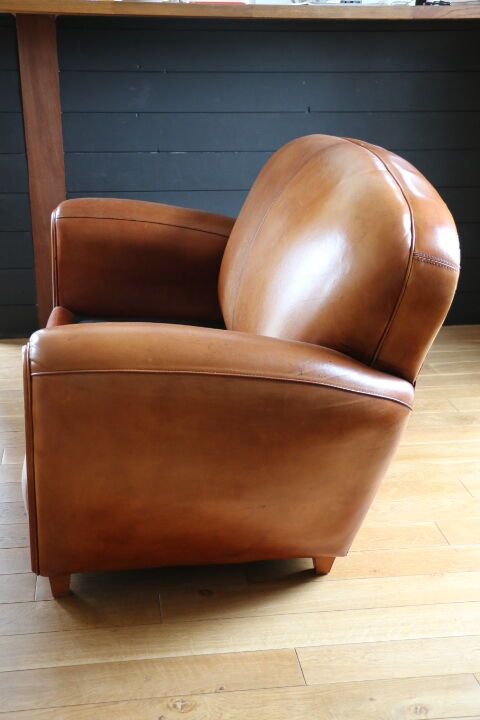 Classic club sofa leather swarthy