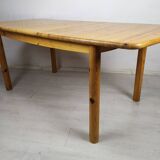 Extendable pine table