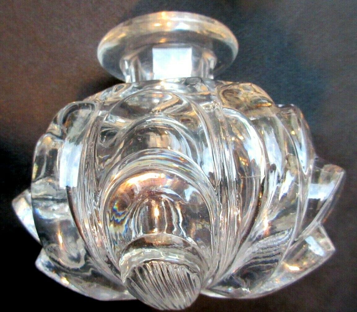 Flacon de parfum cristal Baccara ananas en forme de boule sculptée