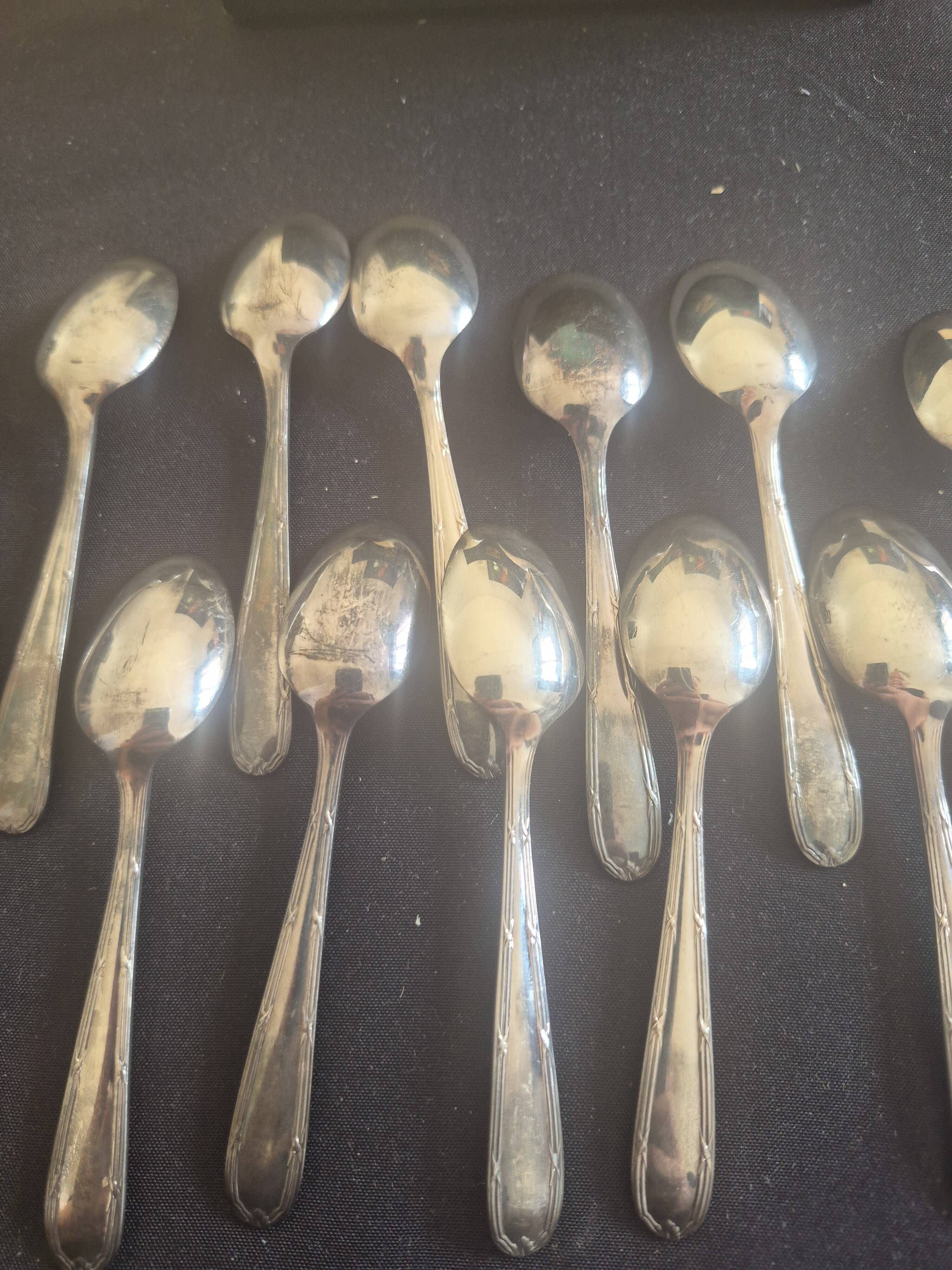 Small spoon box