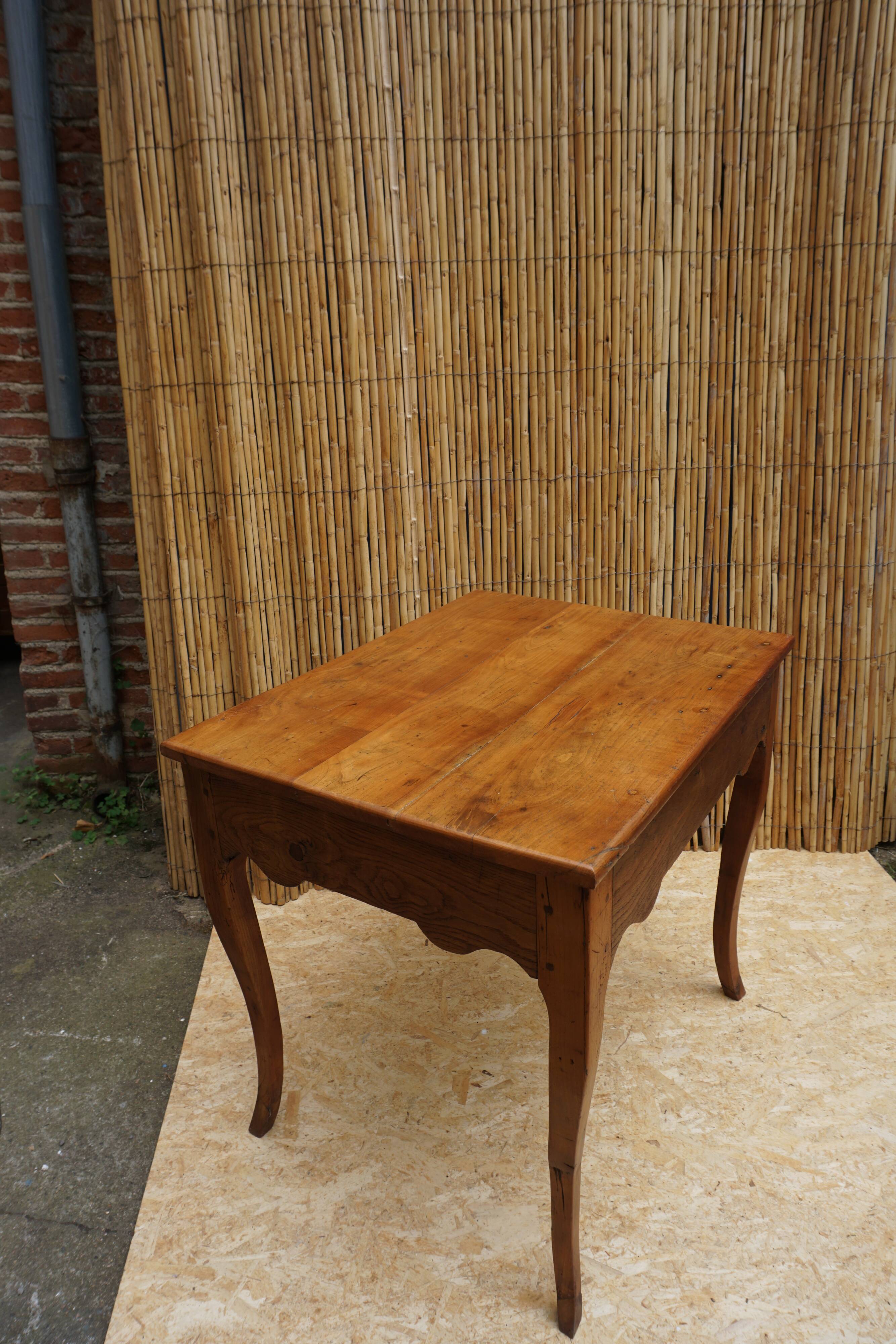 Table de taverne ou d'auberge du 18° siècle