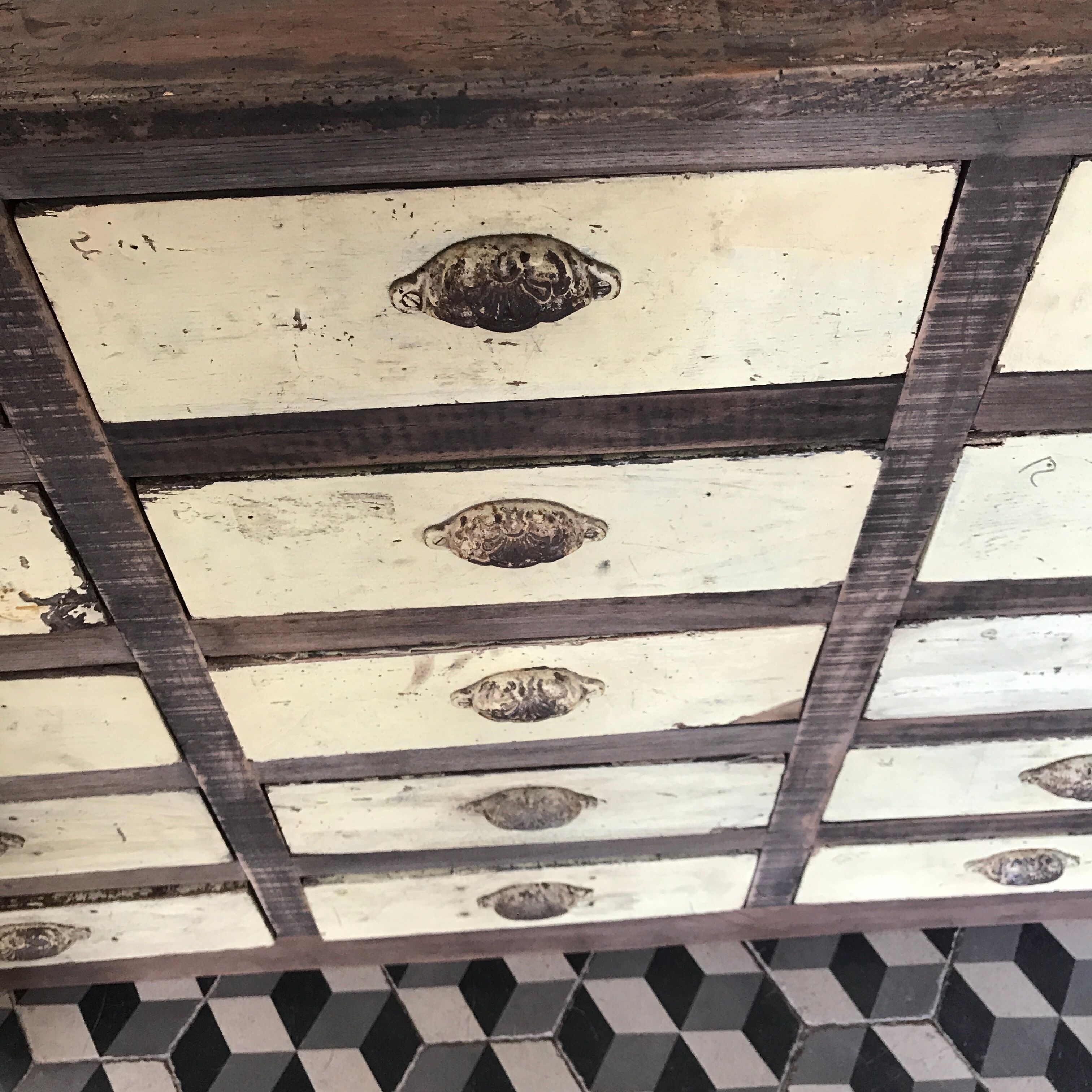 Meuble de métier quincaillerie