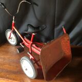 Cheval à bascule avec roulettes