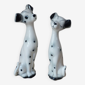 Figurine couple de chiens dalmatiens blancs à pois noirs romantiques en céramique années 1970