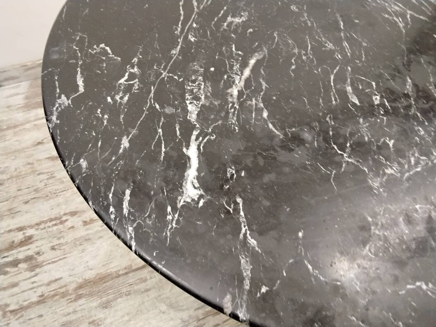 Knoll marble tulip table