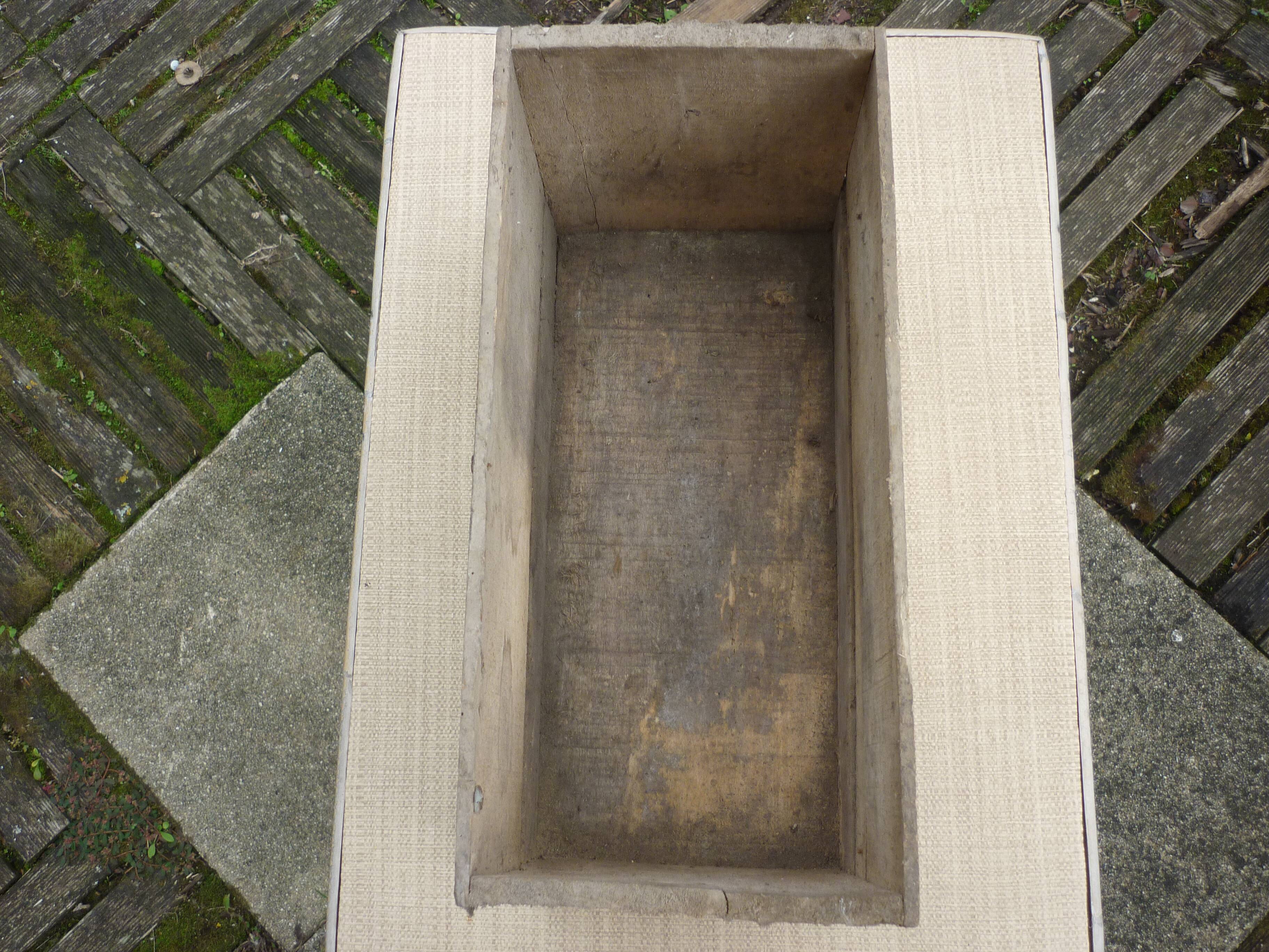 Old crate has plums wood