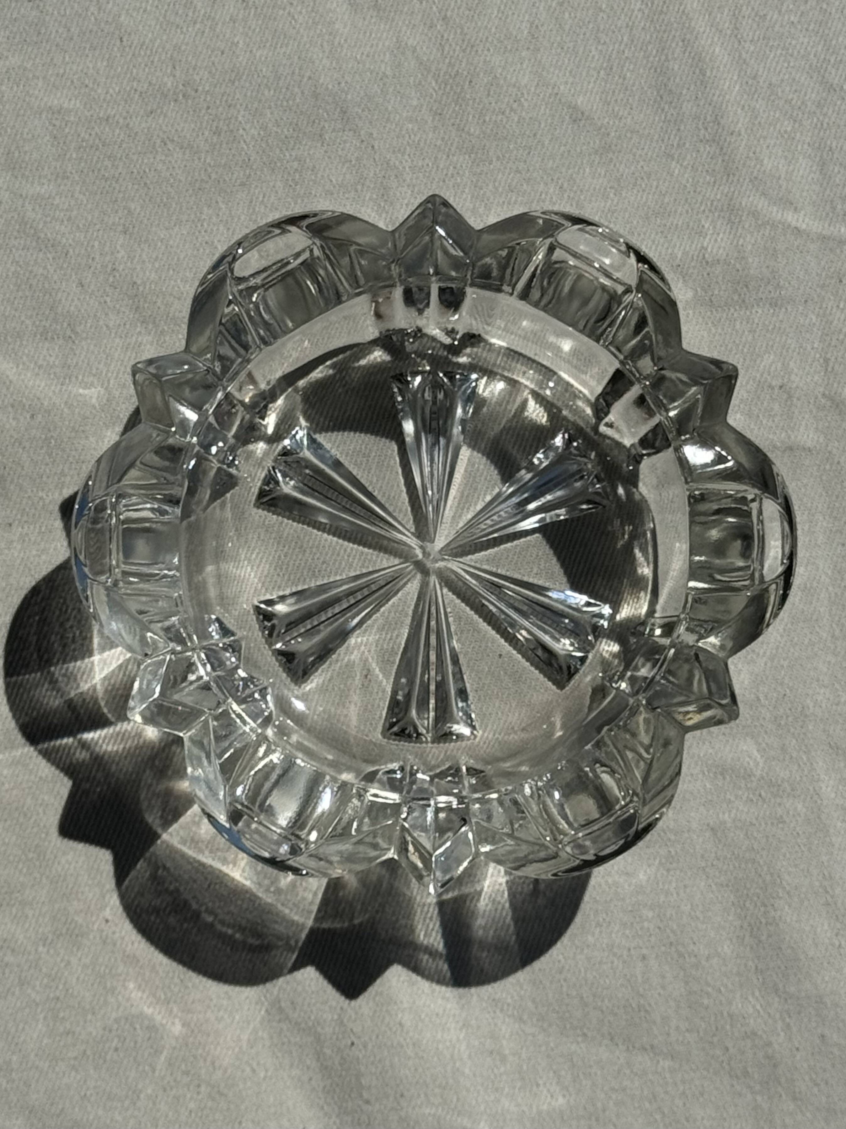 Classic geometric style glass ashtray