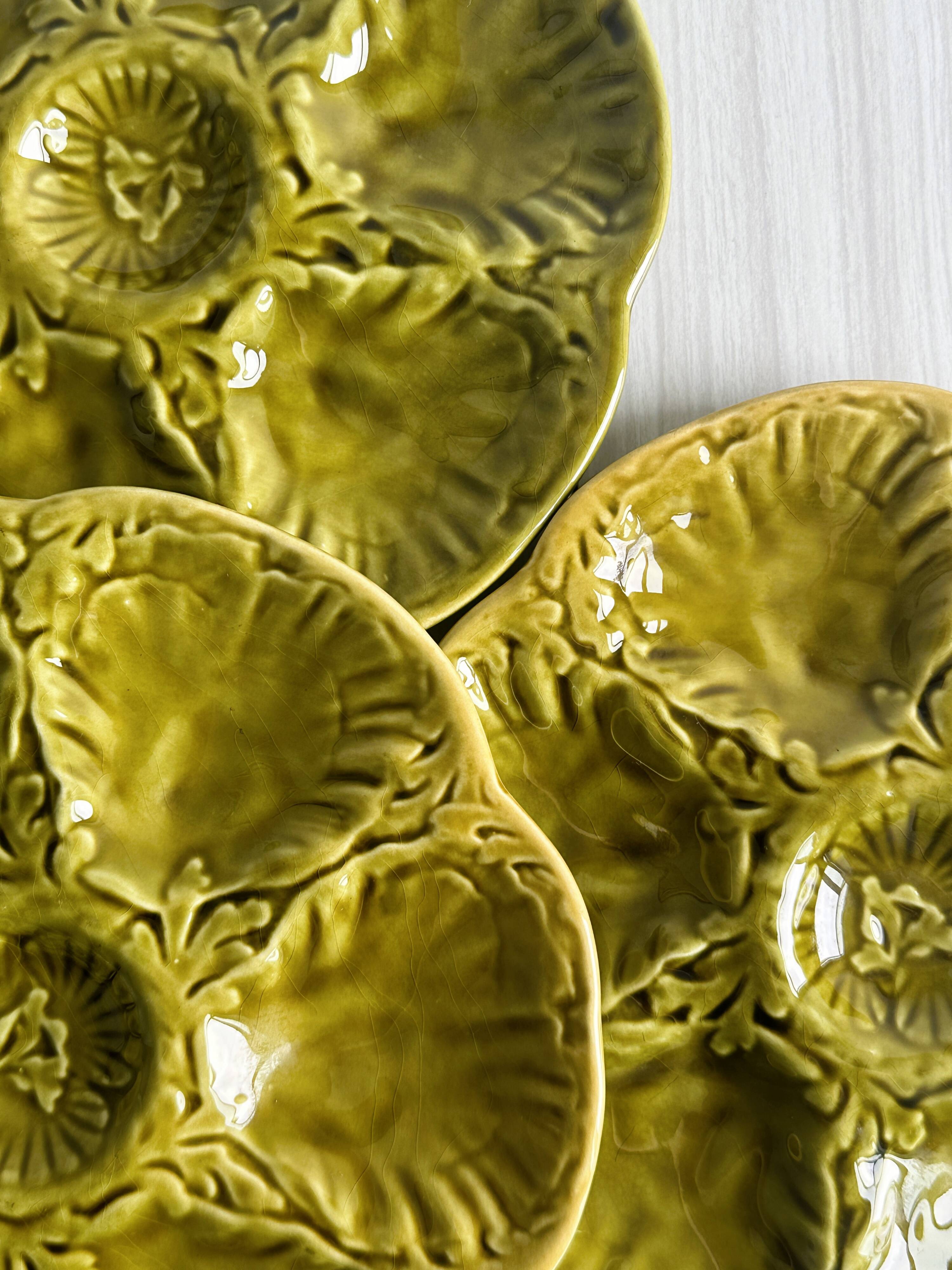 5 shell plates in green enamelled GIEN slip