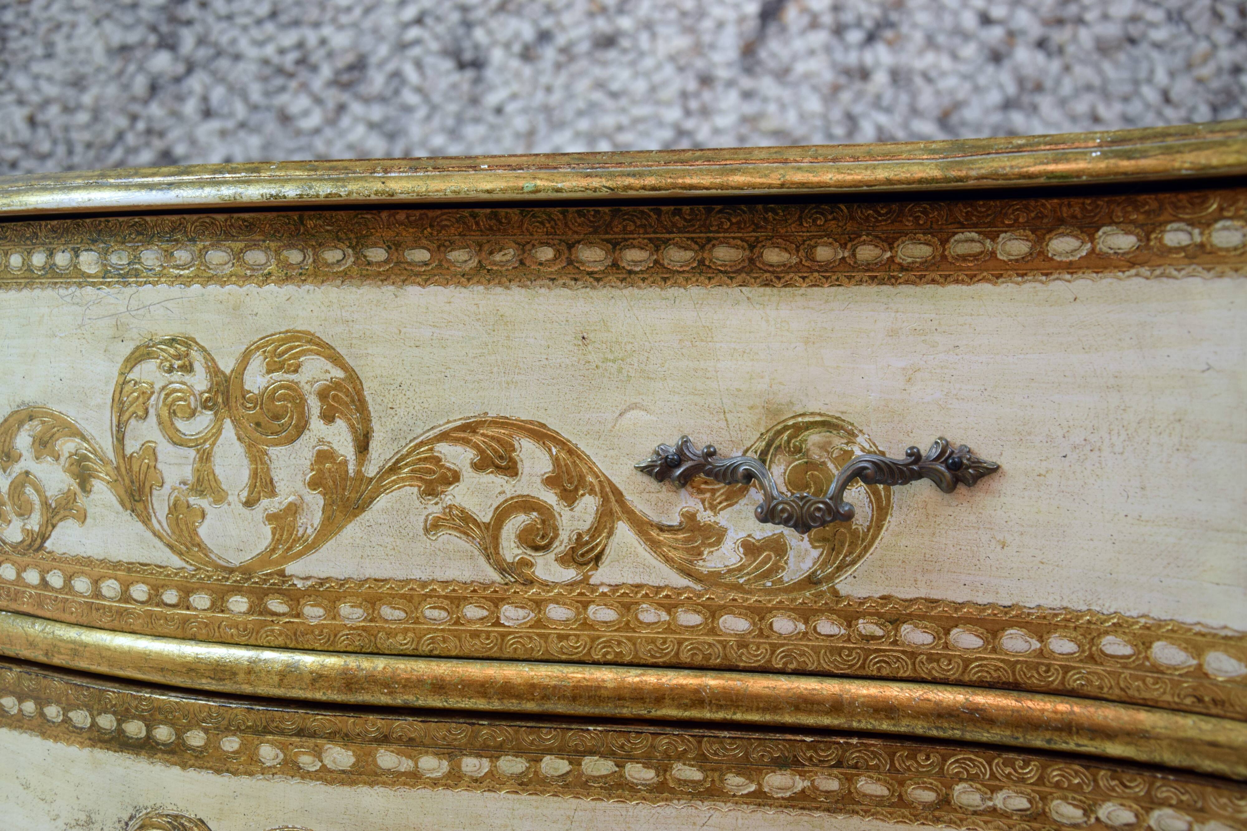 Italian chest of drawers