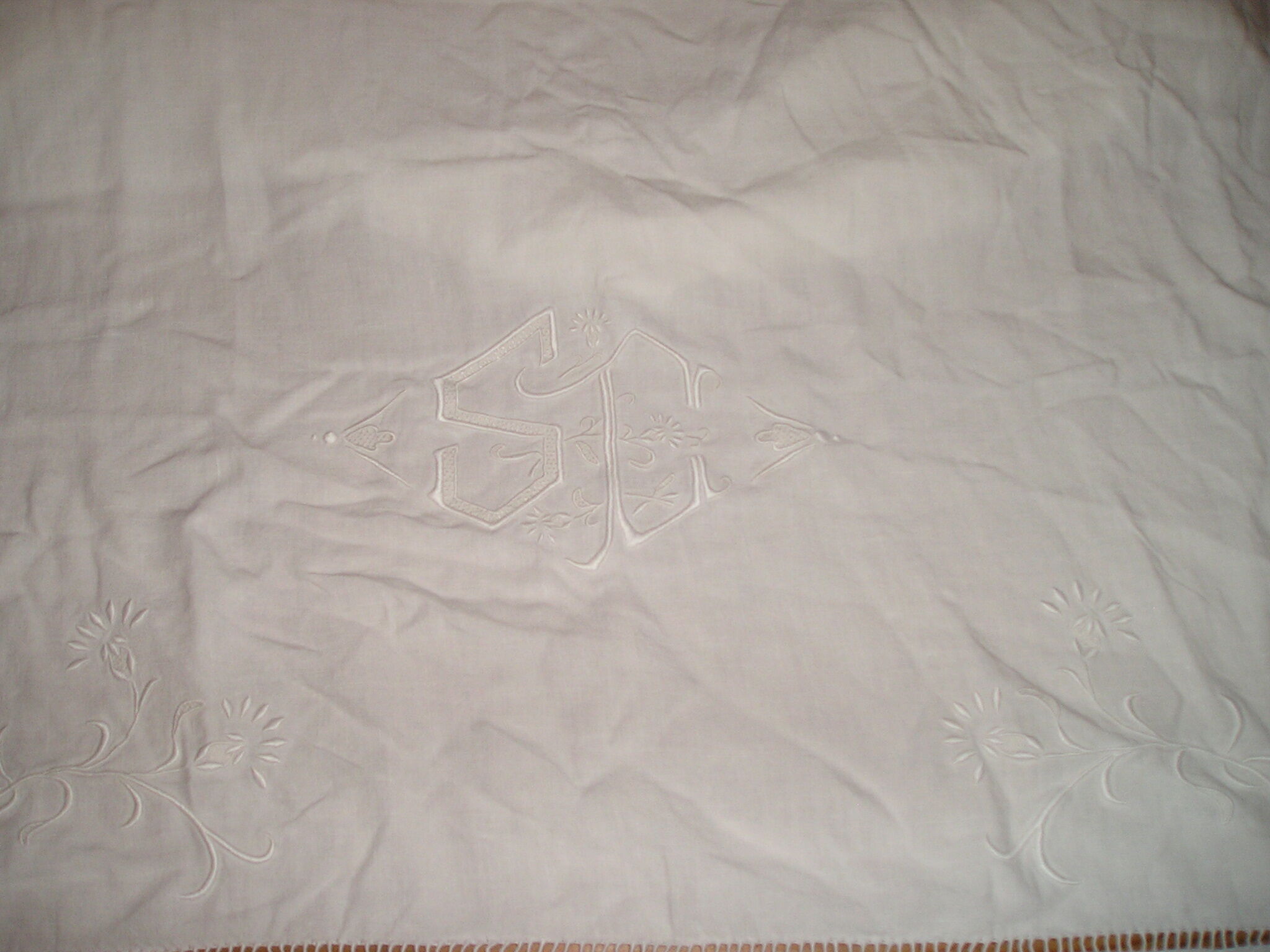 Drap ancien en lin ou métis à 3 rangées de jours avec retour