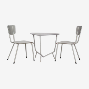 Table basse de Wim Rietveld et deux chaises Rawi