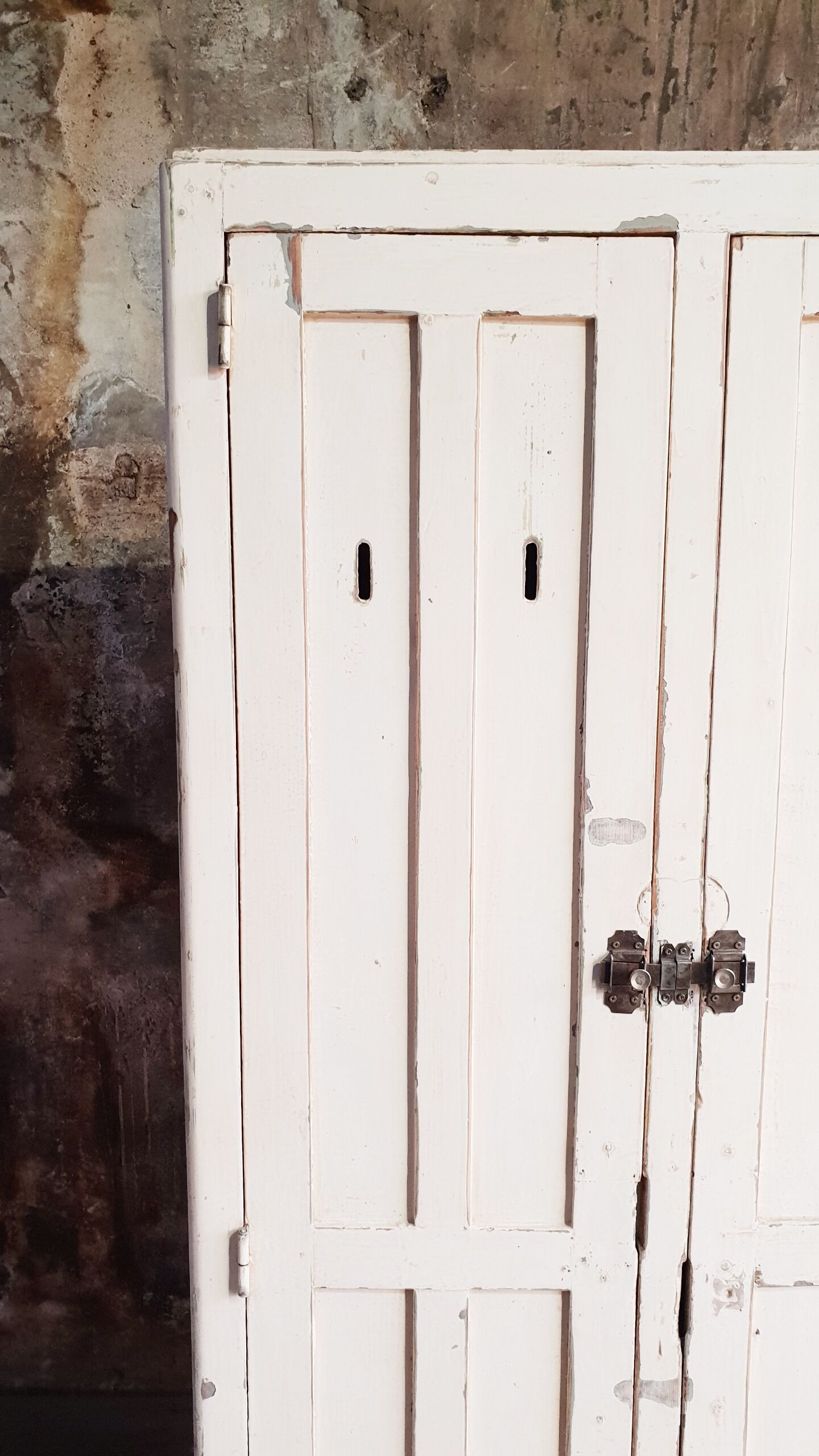 Armoire vintage