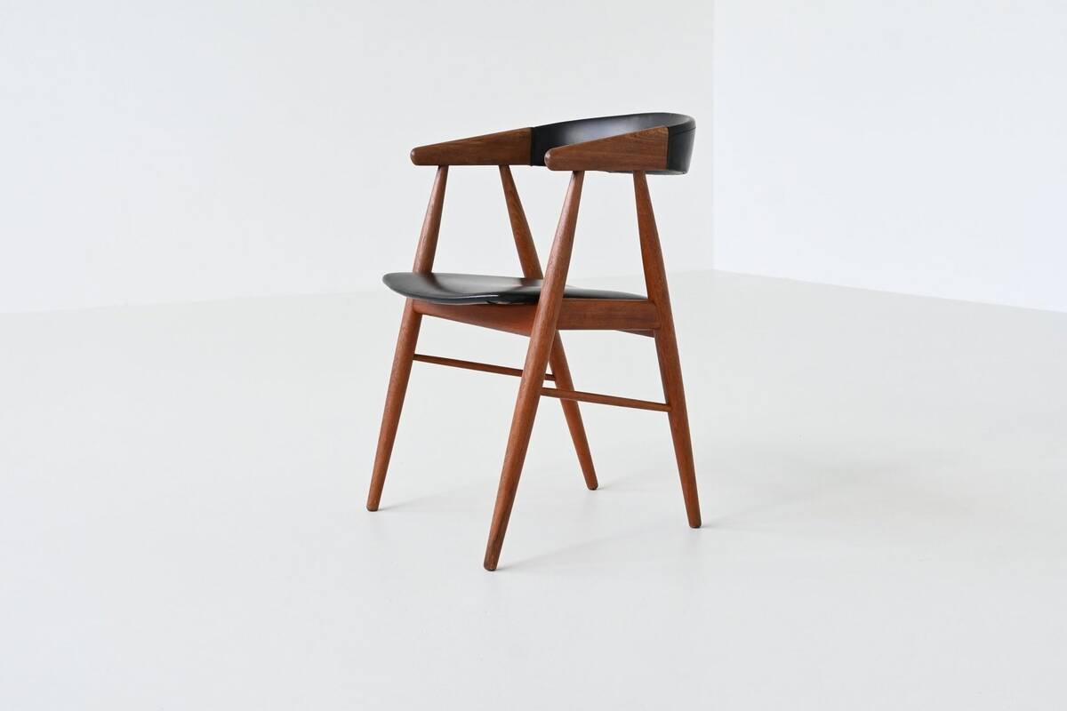 Teak chairs by Aksel Bender Madsen and Ejnar Larsen, Denmark 1960.