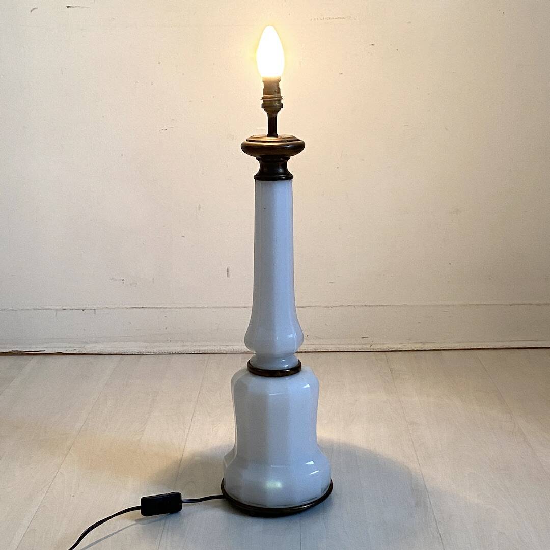 Pied de lampe en opaline et laiton 1900