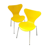 Pair of chairs Arne Jacobsen for Fritz Hansen edition 2001 yellow clove