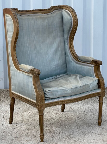 Shepherdess armchair with ears