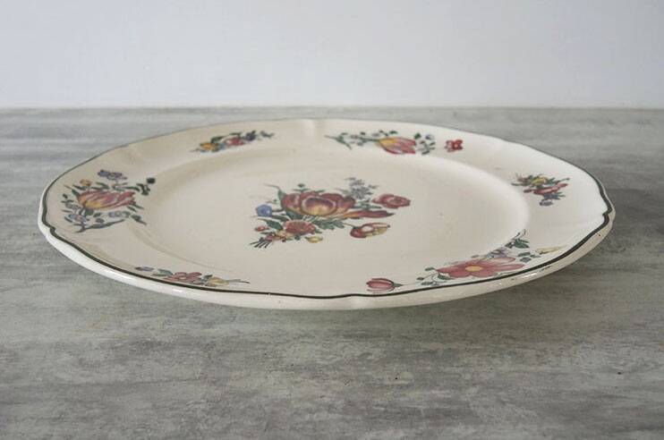 Large Old Round Earthenware Plate Villeroy & Boch – 1562 – Tulip
