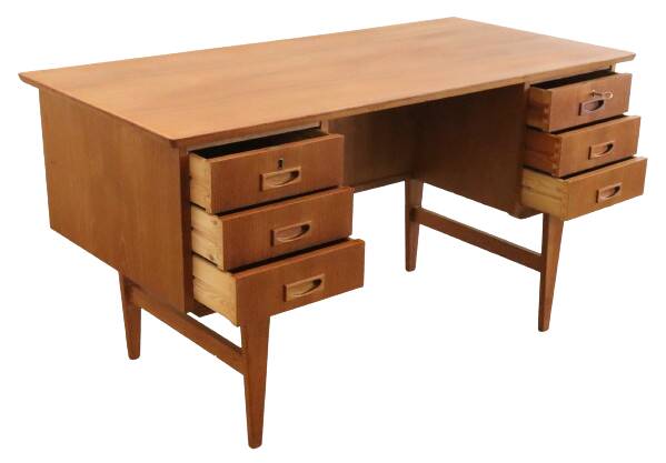 Deens bureau 'Haurvig' - teak mid century