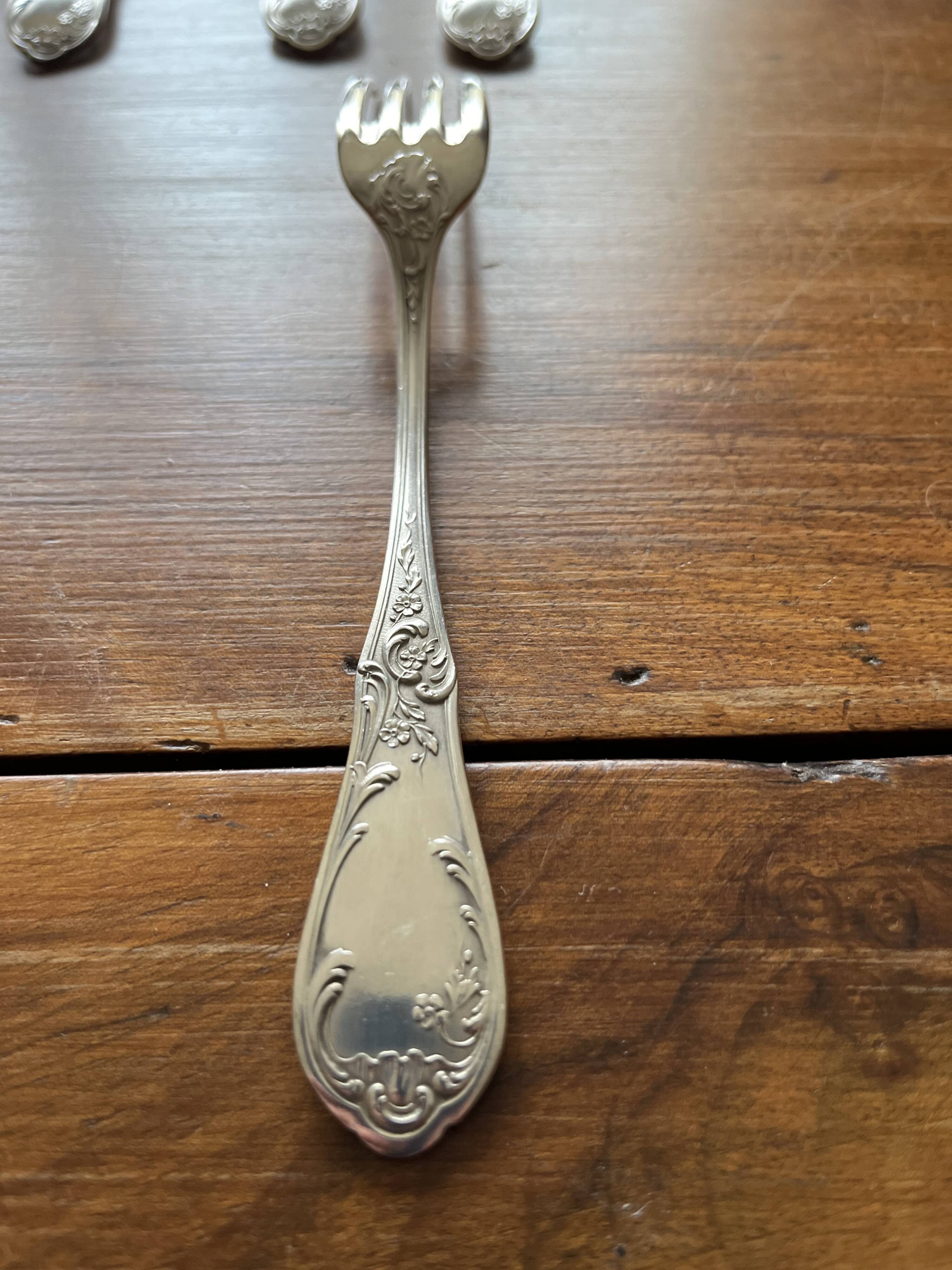 10 antique silver plated metal dessert spoons and forks
