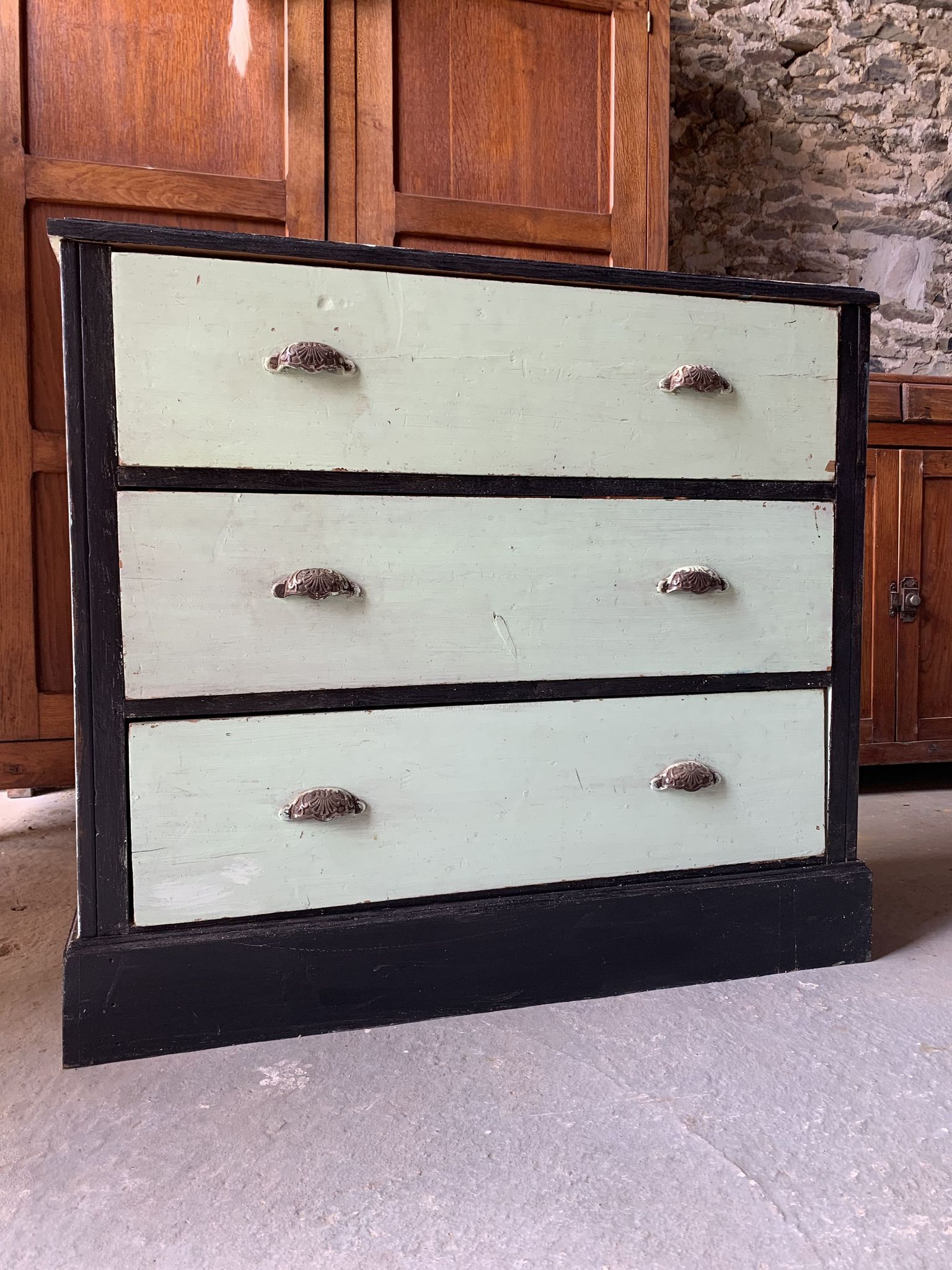 Green chest of drawers 3 drawers