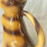 Pichet a eau en faience barbotine le chat a la cravate