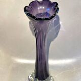 Vase en verre soufflé violet 70s