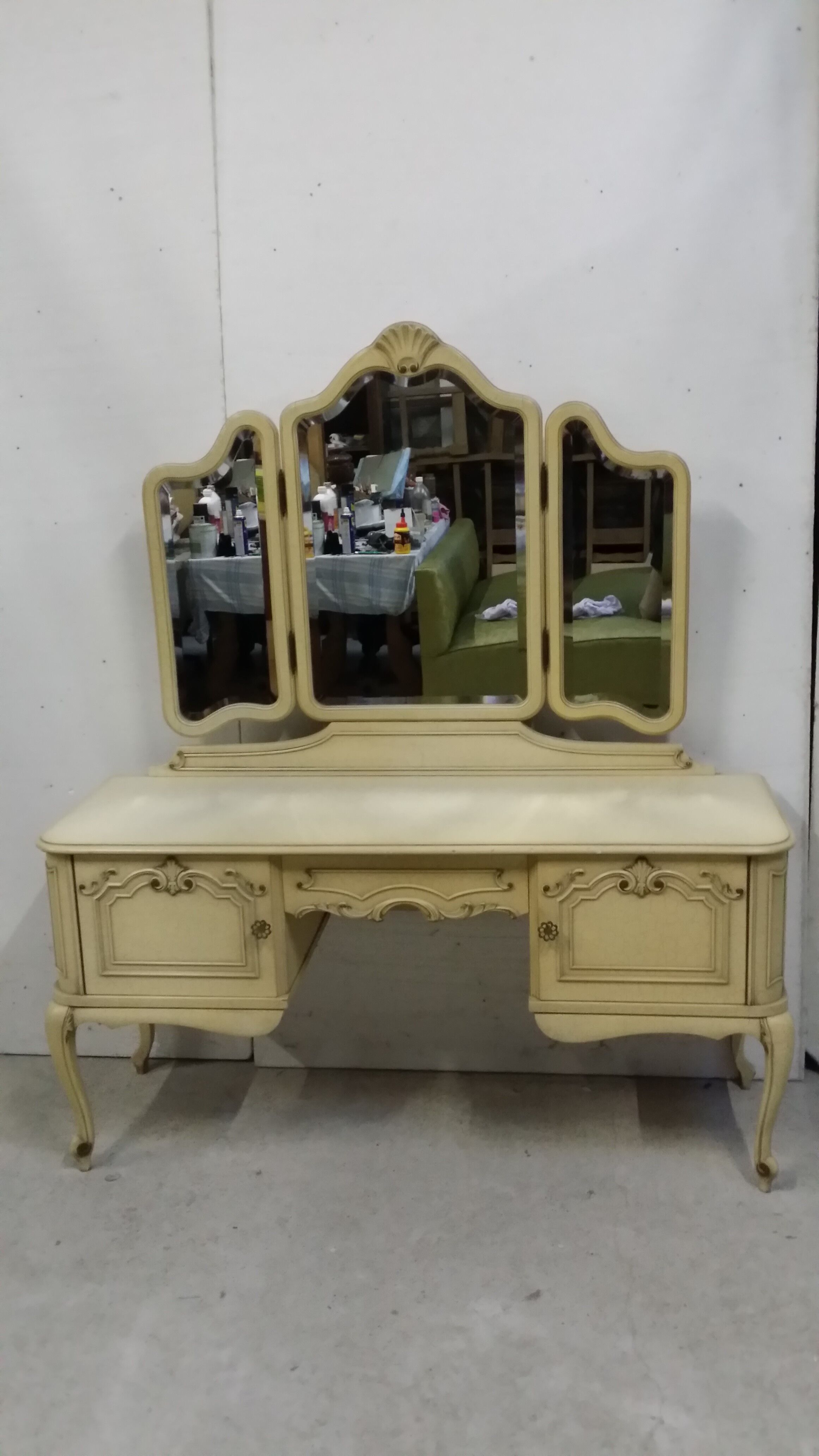 romantic louis XV hairdresser