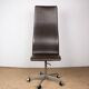 4 office chairs, in leather and aluminum, Oxford model by Arne Jacobsen.