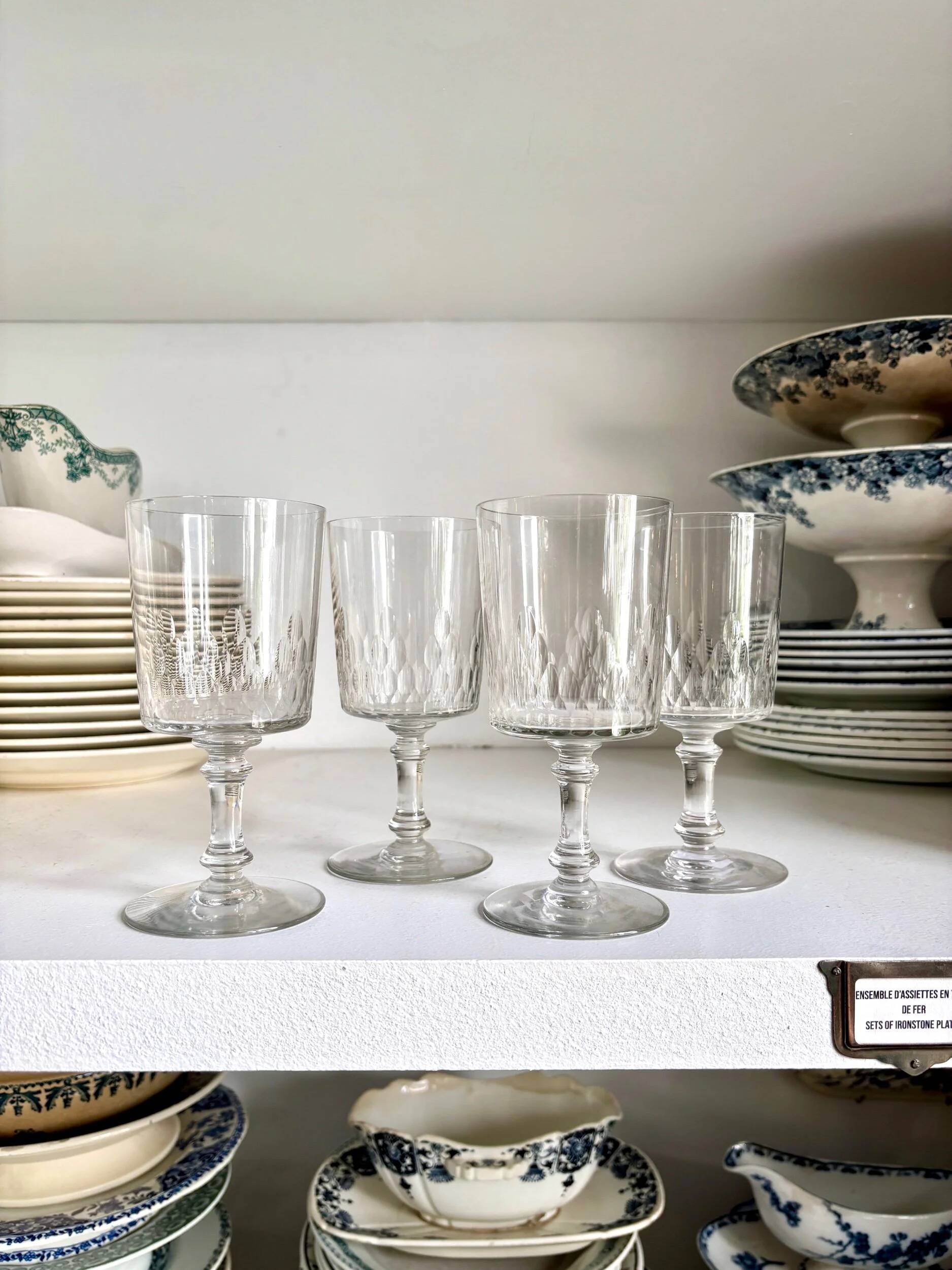 4 verres à pied en cristal ciselé