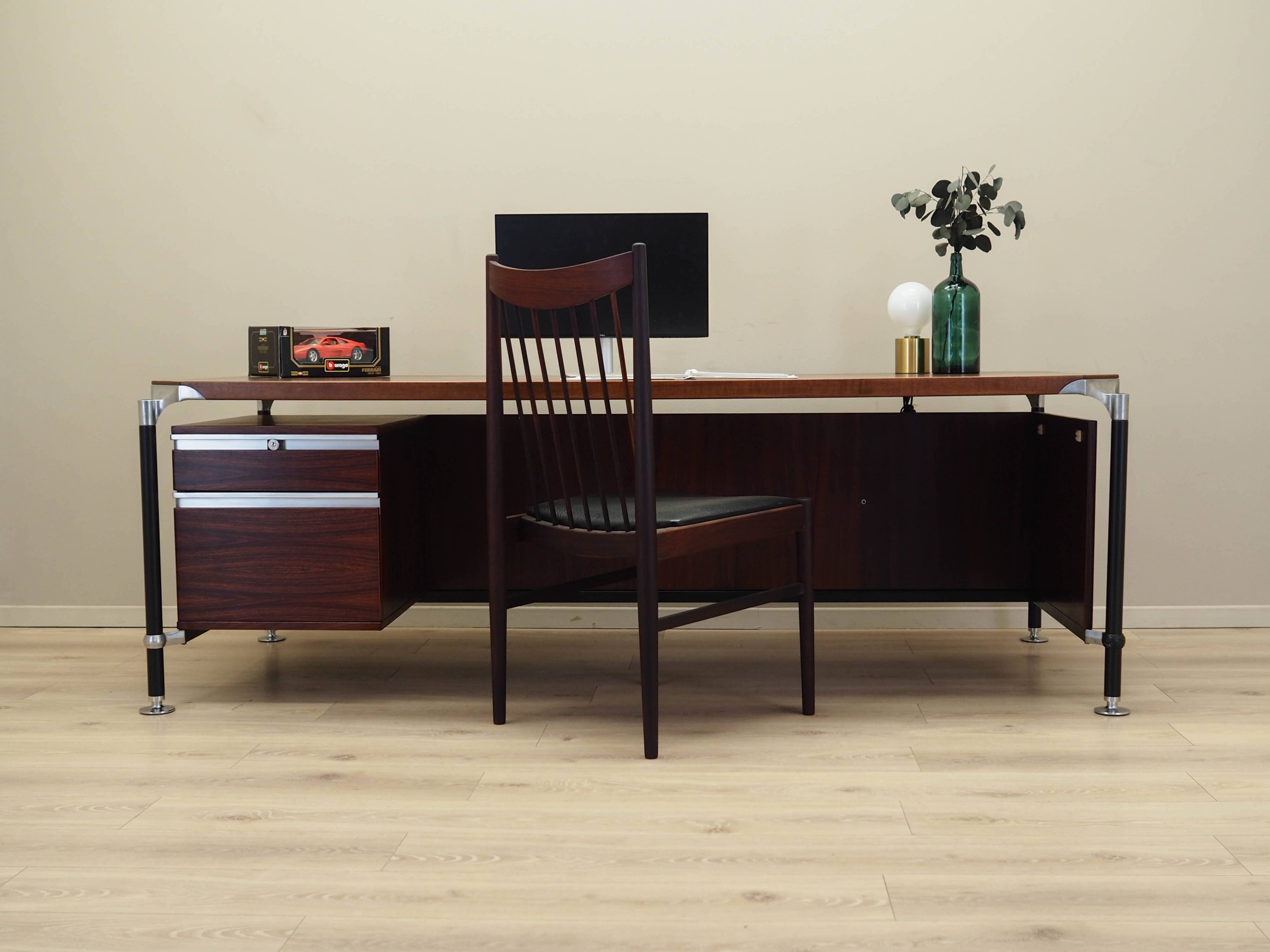 Bureau en palissandre, design italien, années 1970, designers : Ico et Luisa Parisi, manufacture