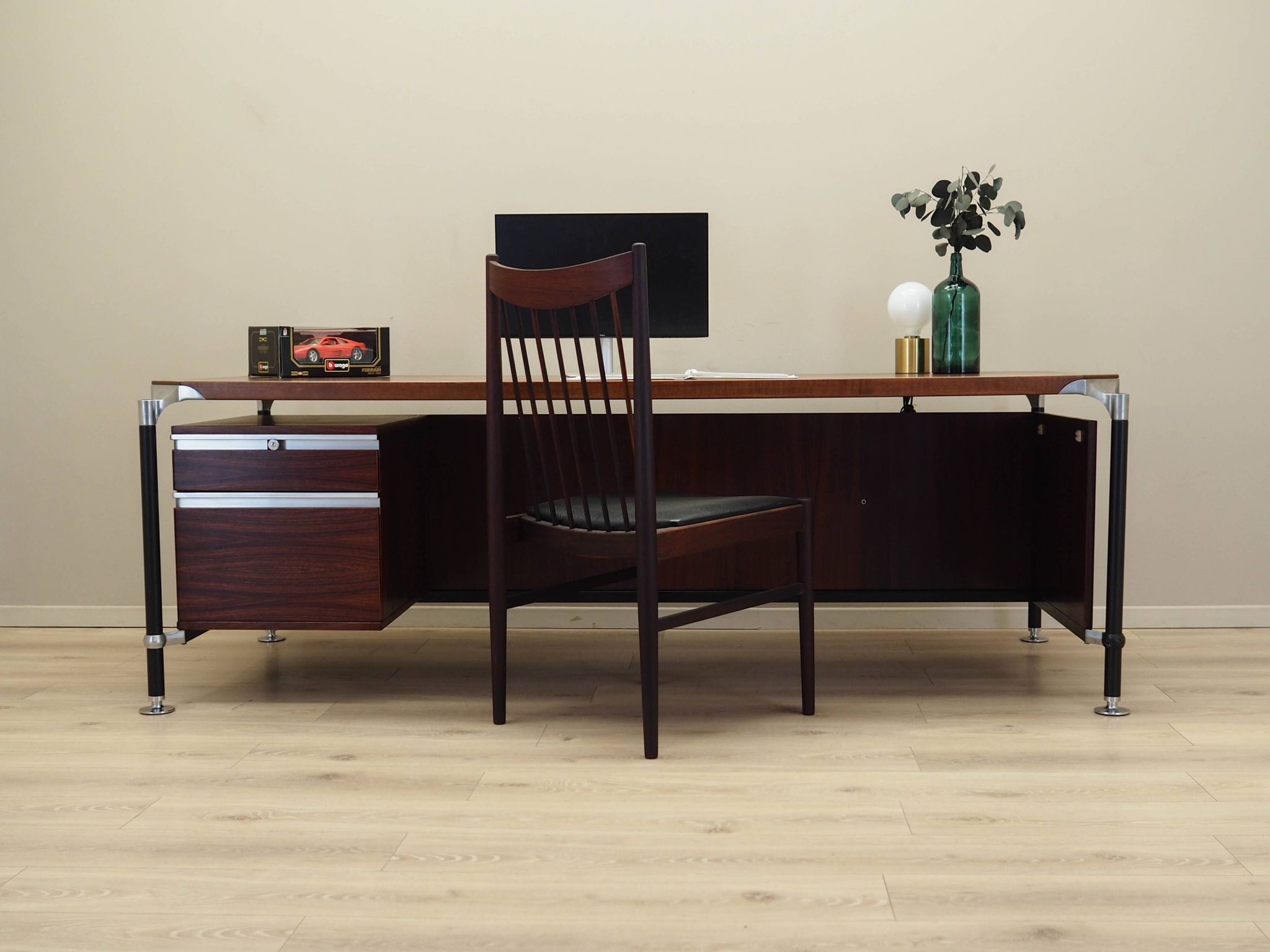 Rosewood desk, Italian design, 1970s, designers: Ico & Luisa Parisi, manufa