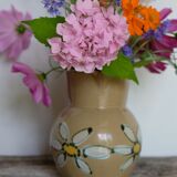 Water pitcher vase old décor daisies