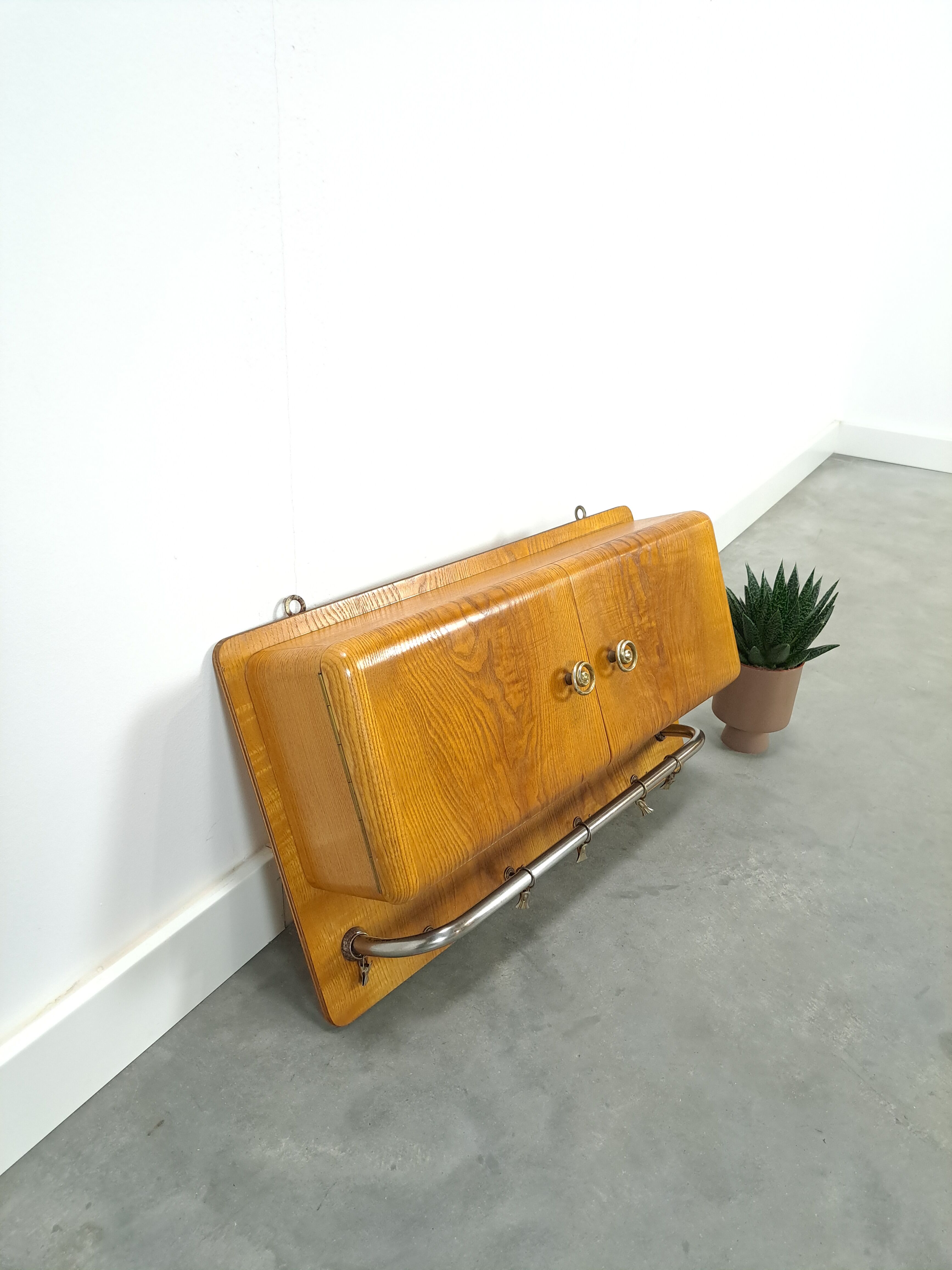 Porte serviette d’armoire de cuisine murale en bois vintage