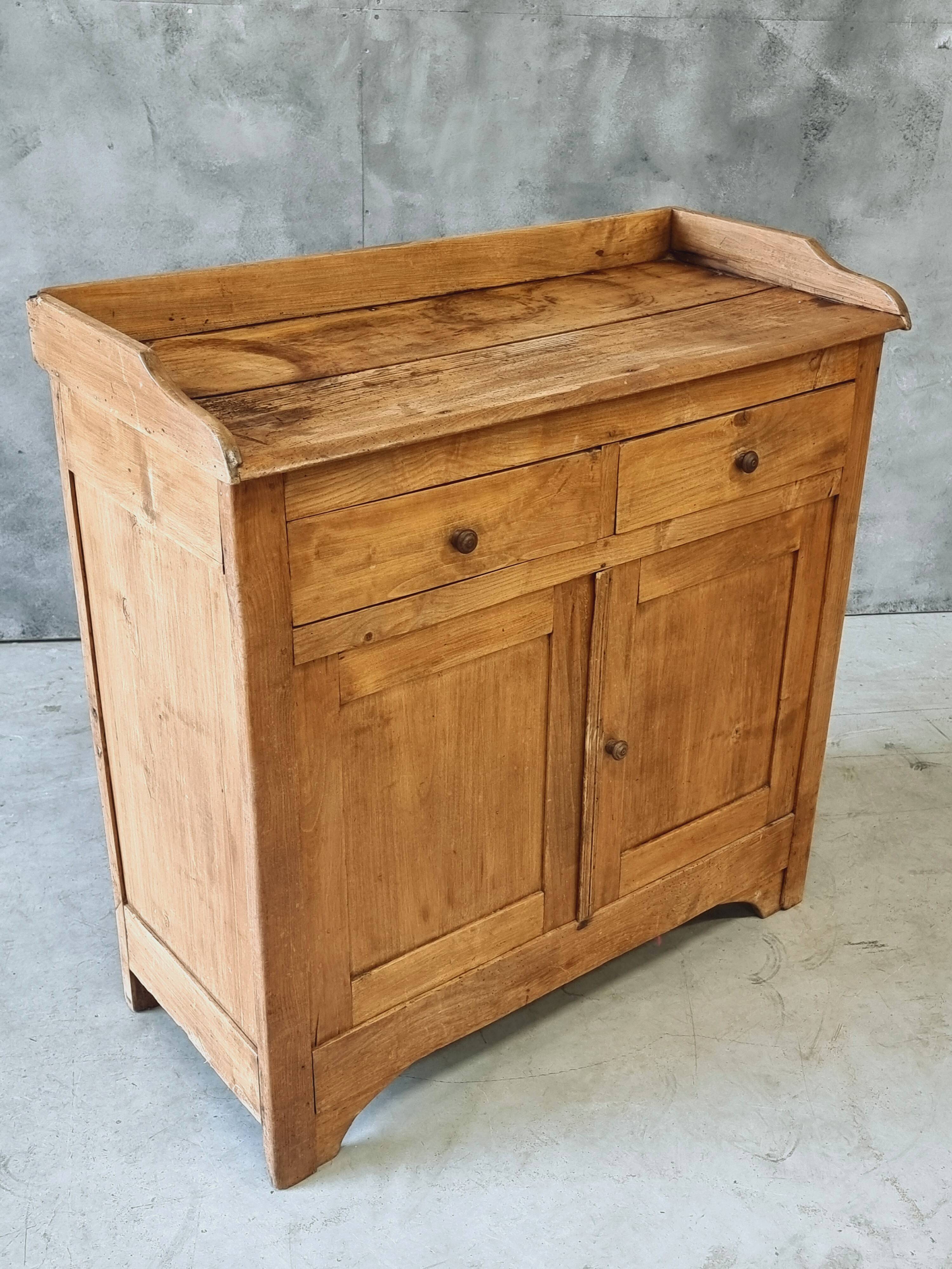Commode ancienne de campagne française