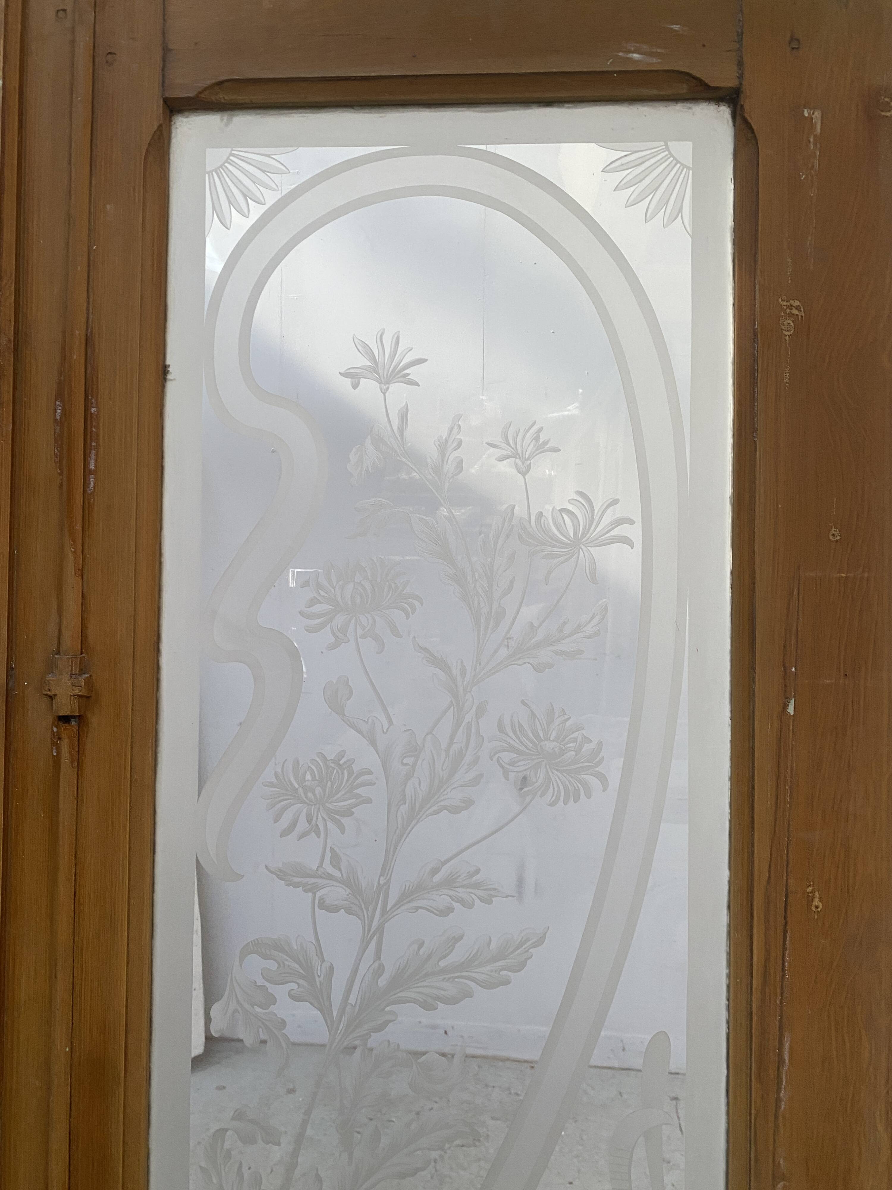 Double dividing door in wood and etched glass, 20th century