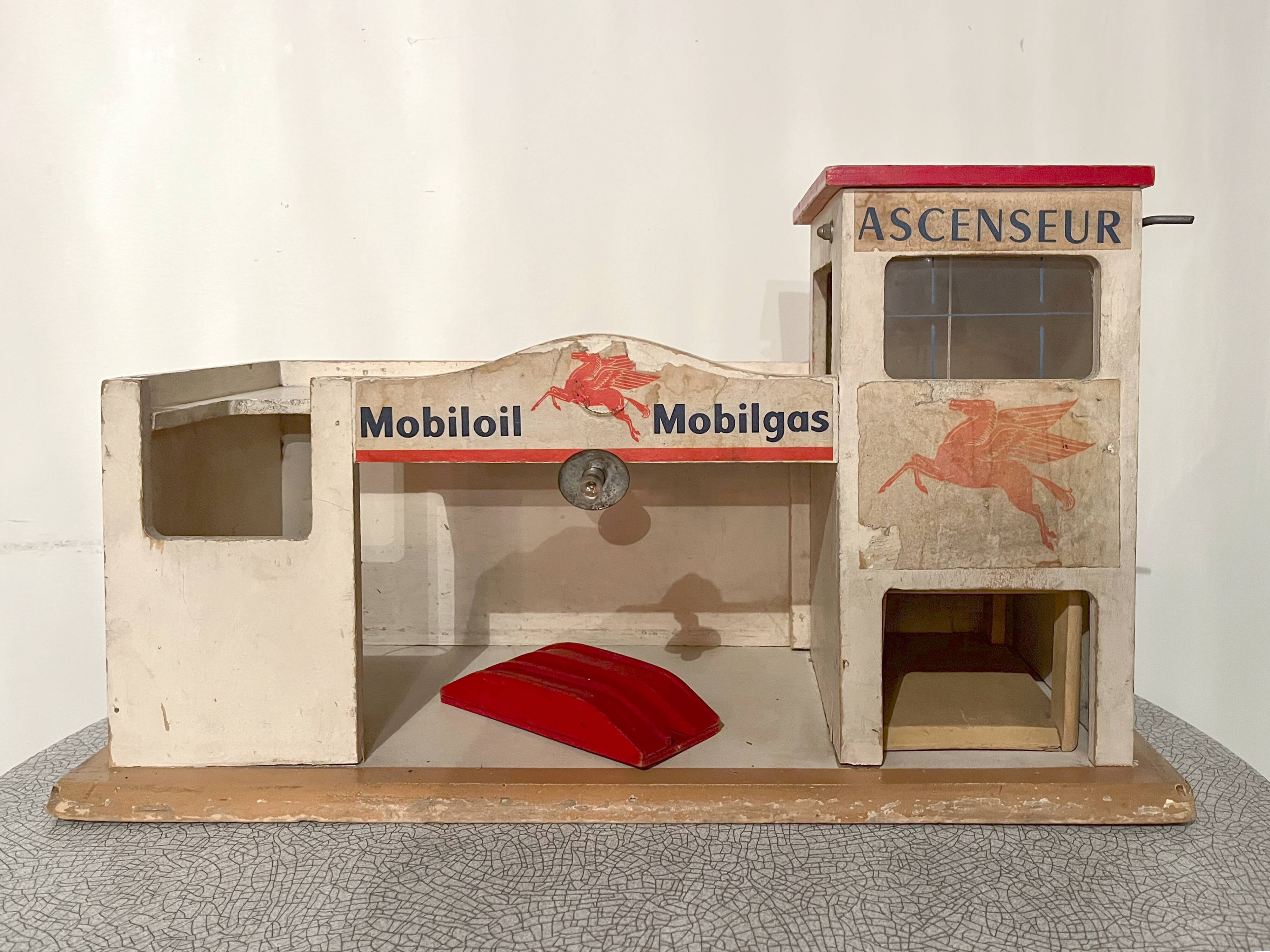Majolu mobiloil wooden garage with elevator and lighting