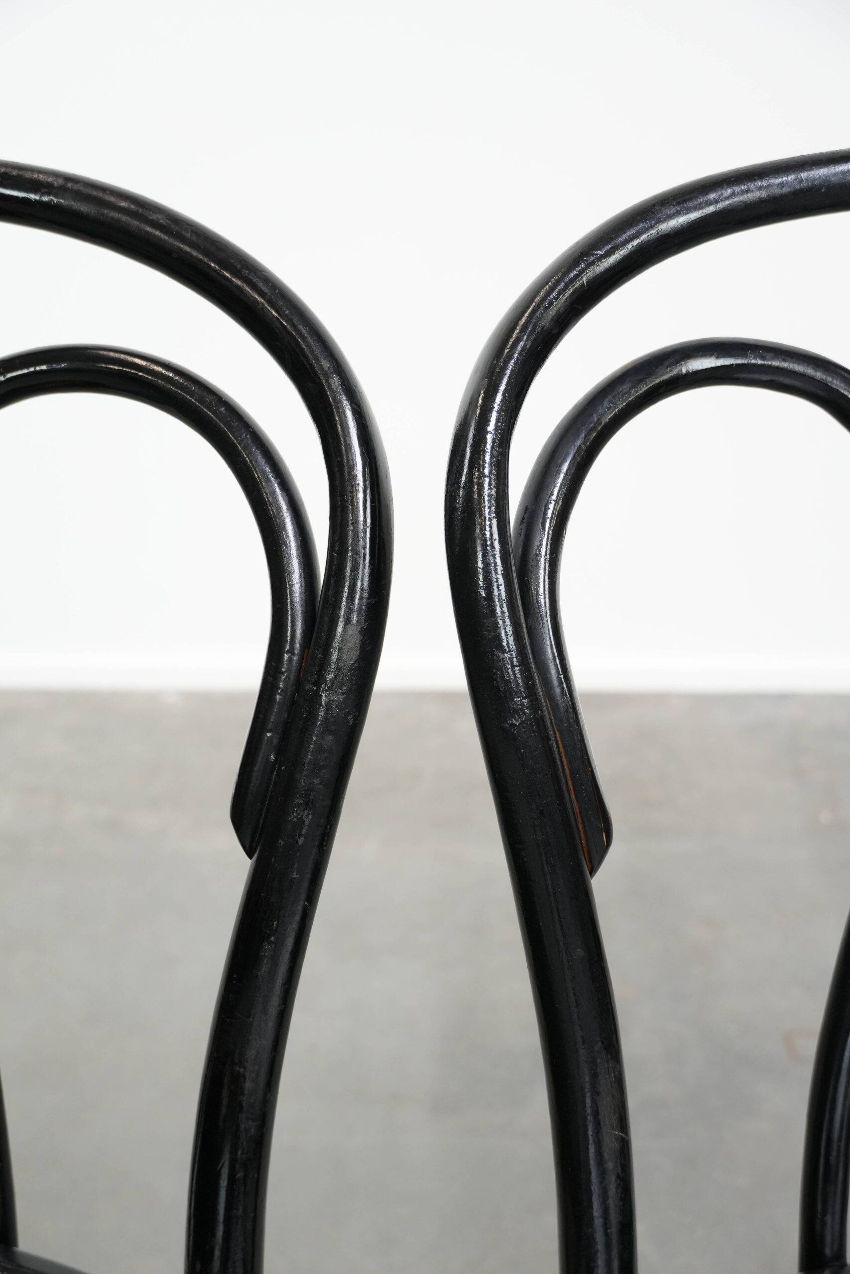 Set of 6 black vintage  bistro chairs with elegant design