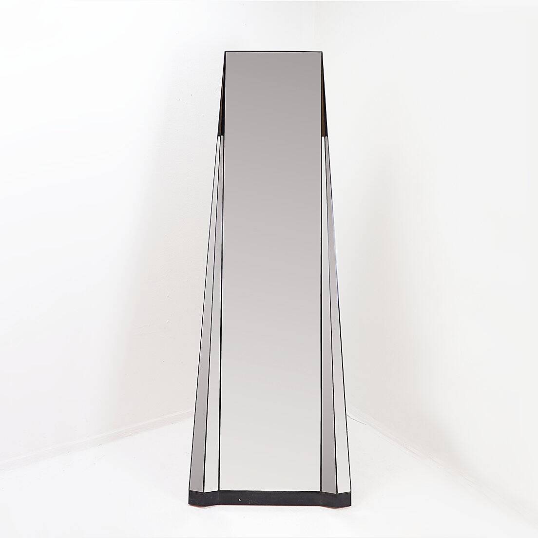 Art Deco style pyramidal floor mirror - 20th century