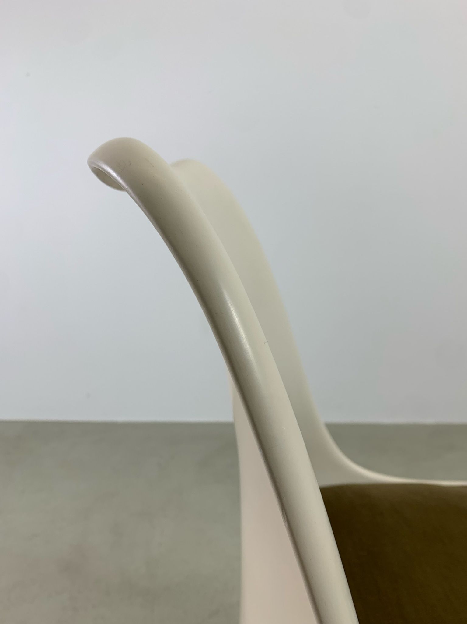 Chaise Tulip Eero Saarinen pour Knoll International